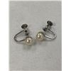 Image 2 : Pair of Pearl and Sterling 50s Screw Back Earrings