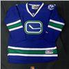 Image 1 : VANCOUVER CANUCKS LIGHTLY USED YOUTH JERSEY
