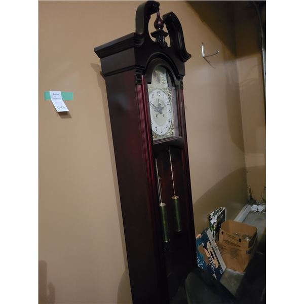 Grandmother Clock Cat B