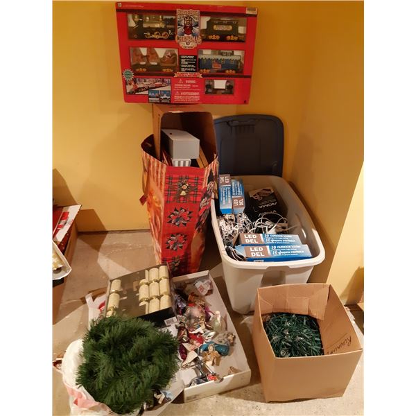 Christmas Décor Cat B