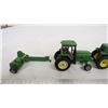 Image 2 : (4) John Deere tractors + harvester - 1:64