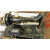 Image 2 : Singer sewing machine with wood case (poor bottom)