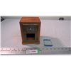 Image 1 : Wooden coin bank safe - 5x3.5x7 tall - front glass piece