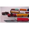 Image 2 : 16 piece train set cars - Canadian Pacific (plastic)