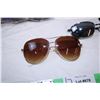 Image 2 : Sunglasses,misc items