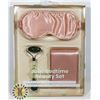 Image 1 : NEW BEDTIME BEAUTY SET. COOLING FACE ROLLER, SATIN