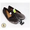 Image 1 : WOMENS DARK GREY BALLET FLATS SIZE 7