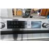 Image 2 : Samsung S/S Glasstop 5 Burner Range/Convection Oven - Used - Small Top Dent