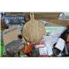 Image 2 : Lot of Wood Round Riser, Fondue Set, Strobe Light &
