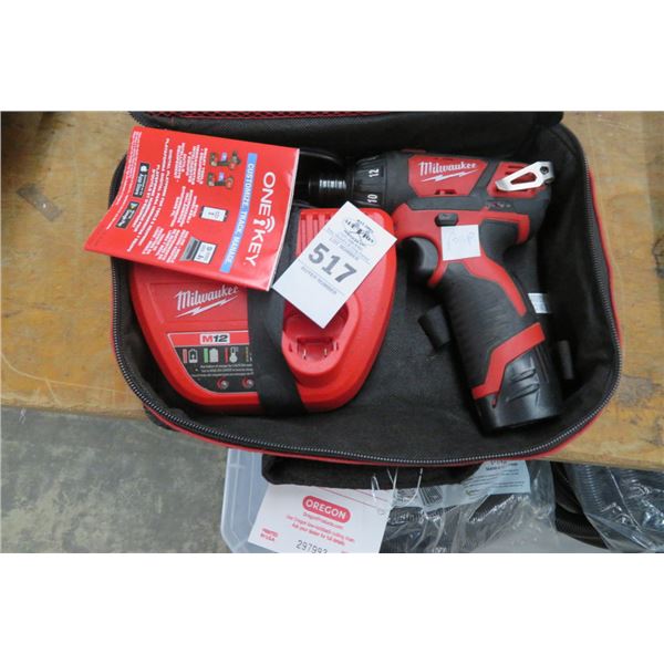 Milwaukee 12 V Cordless Screw Gun w/Charger