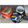 Image 2 : Handheld Vac, Wash Sponge & Lantern
