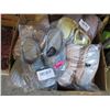 Image 1 : 14 New Pairs of Assorted Slippers