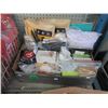 Image 1 : Box of Assorted Amazon Overstock Merchandise