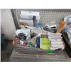 Image 1 : Box of Assorted Amazon Overstock Merchandise