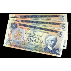 1972 $5 BC-48b. Lot of three consecutive notes. AU-UNC