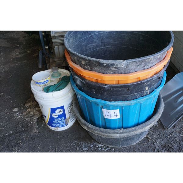 4 Mineral Tubs, 1 Rubber Tub