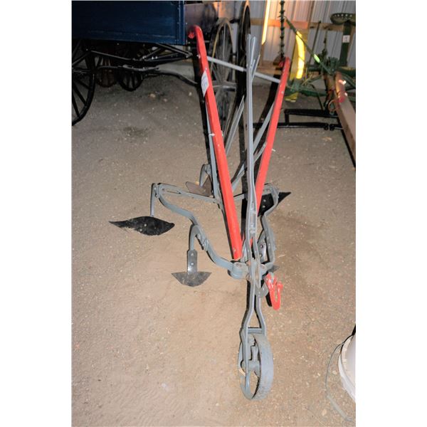 Horse Drawn Garden Cultivator with Shovels (2 pics)
