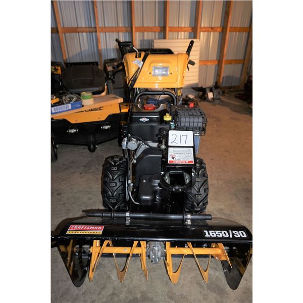 Craftsman 30in. Snowblower - 16HP Briggs & Stratton (3 pictures)
