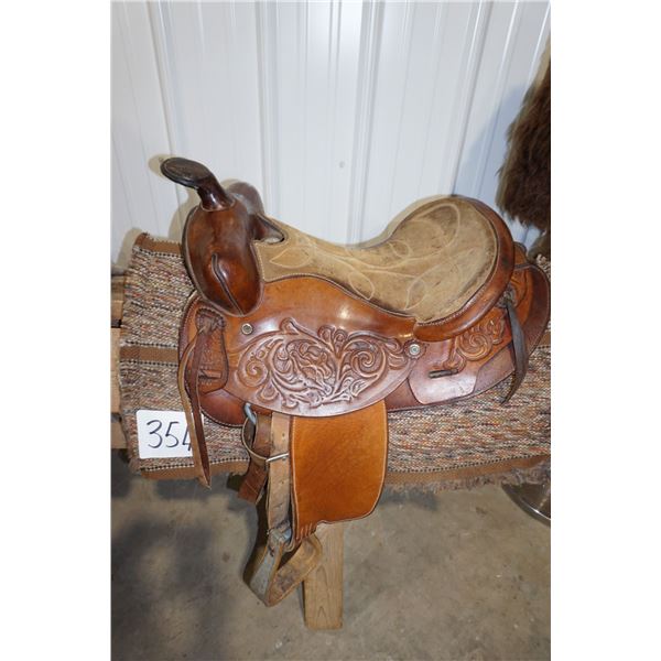 Saddle - Clover Bar 15in. Ver Good Condition