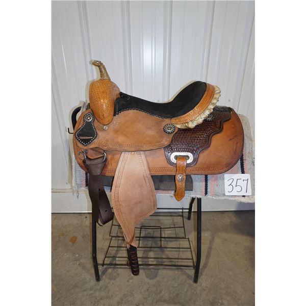 Saddle - Oakridge Roughout 15in. Barrel Saddle in new condition, comes complete with saddle blanket