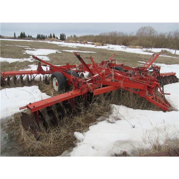 16FT, IH Tandem disc - Consignment for Kelly Konieczny
