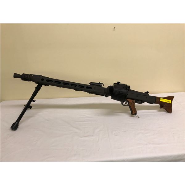 Airsoft - MG42 - as New - Unused - with Drum Magazine