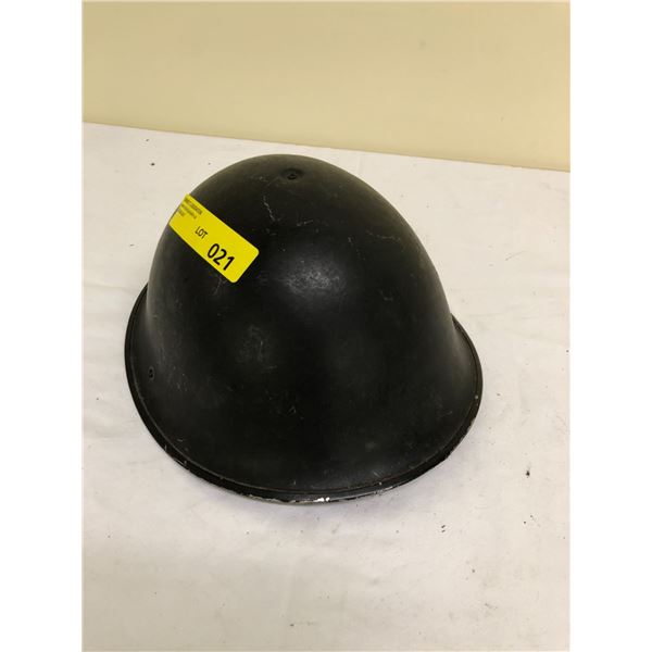 Made by FFL 1952 dated liner dated chin strap.  World War II Turtle Combat Helmet