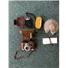 Image 1 : Vintage Camera with accessories