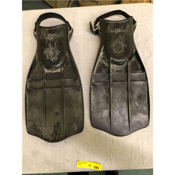 Pair of XL Scuba Fins
