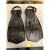 Image 3 : Pair of XL Scuba Fins