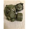 Image 2 : 1980's Gas Mask and Kit