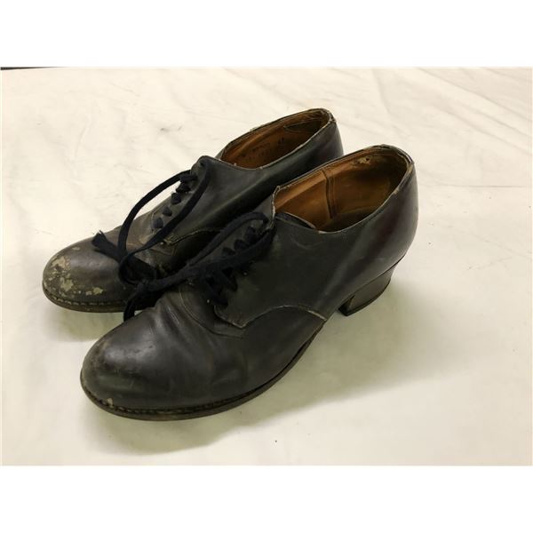 Women's Military Shoes - 1953 - Canadian - Size 4M