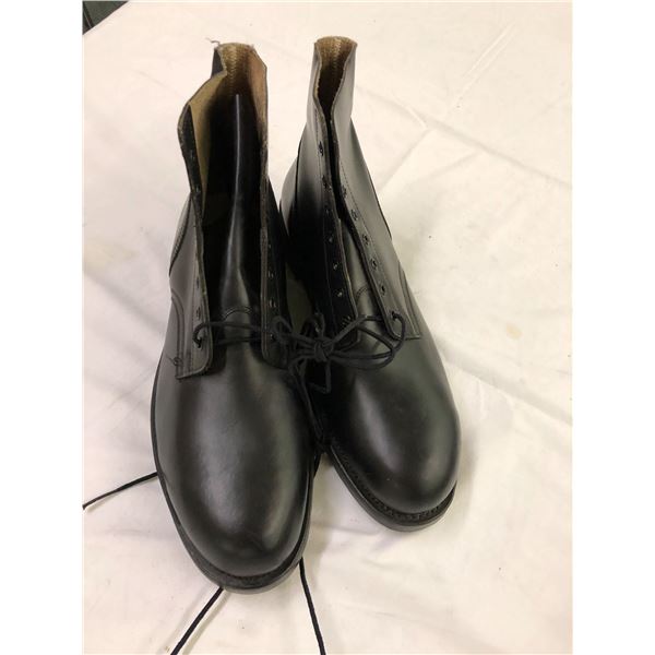 Brand New Unused Canadian Military Boots - Size 14