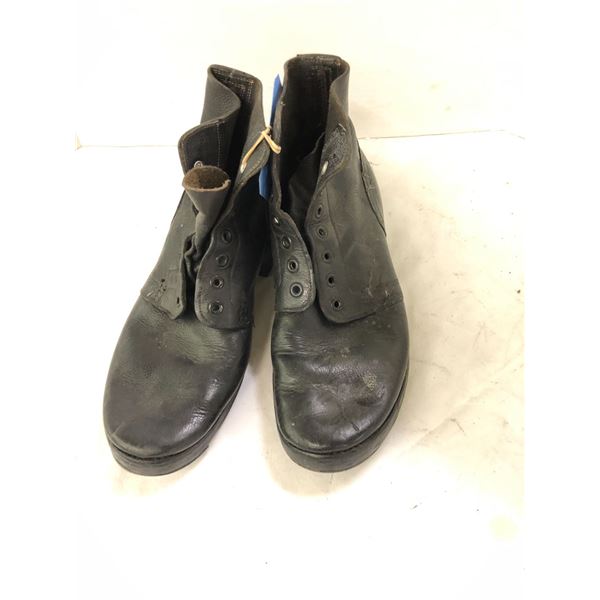 Canadian 1951 Size 6 1/2 F.L. All Leather Combat Boots with Heel & Toe Cleats - Excellent Condition