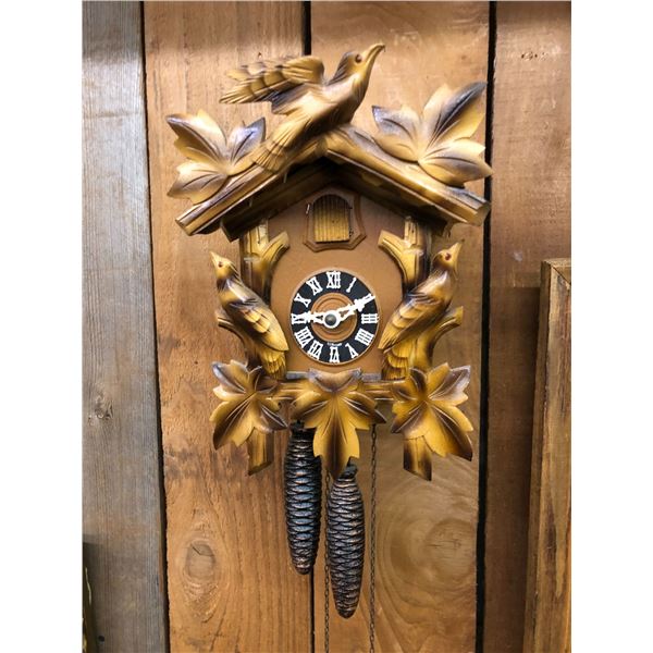 German Cuckoo Clock with pinecone weights - works