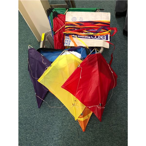 Group Lot of Misc. Vintage Kites and parts