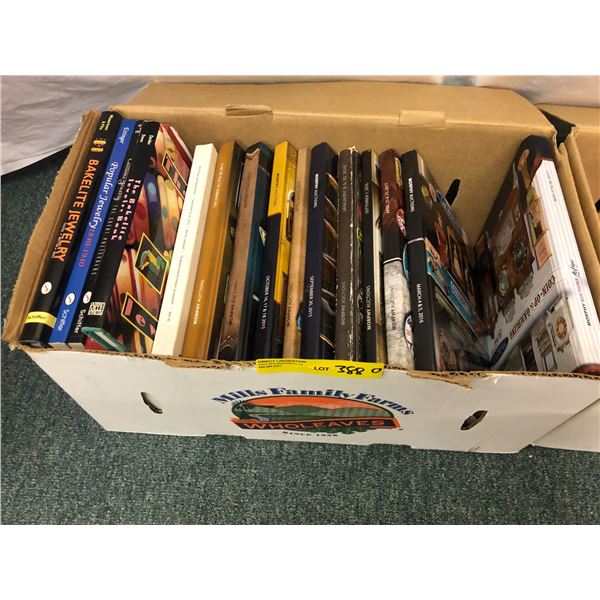 Box of Morphy Auctions Catalogues & Bakelite, Jewellery & Barrett Jackson Books/Catalogues - approx.