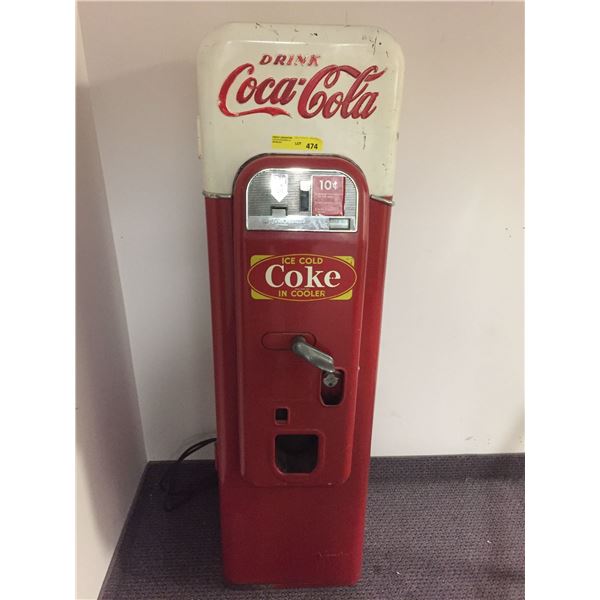 Vendo 44 Coca Cola Machine - Two Tone Red & White with keys