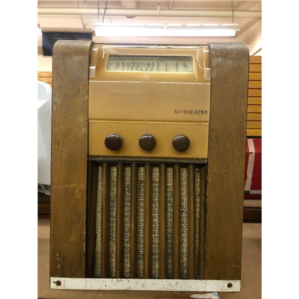 Antique Countertop Wood Radio - Musicaire