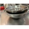 Image 2 : Lot of 8 asst size stainless mixing bowls