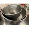 Image 2 : Lot of 5 asst size stainless mixing bowls