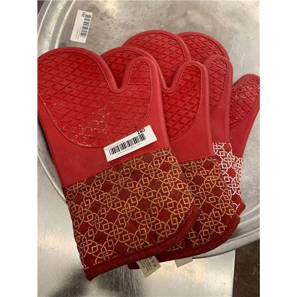 Lot of 4 rubber commercial Oven Mitts