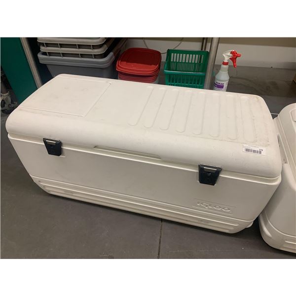 Igloo large White Chest cooler