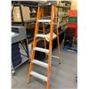 Image 2 : Orange fiberglass 6 ft step ladder