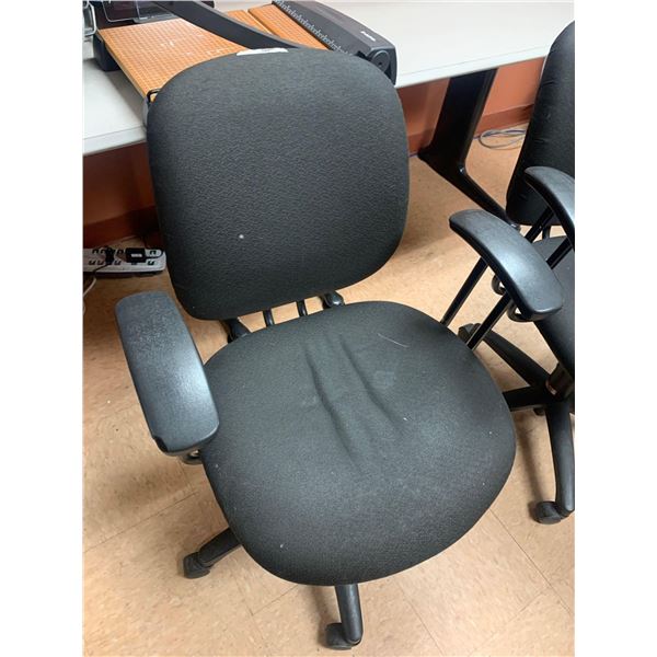 Black adjustable office chair