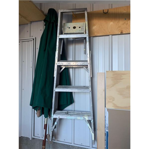 Aluminum 5 foot step ladder