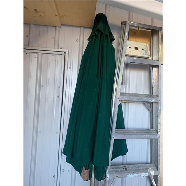 Large Green patio Umbrella