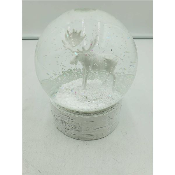 Moose Snow Globe