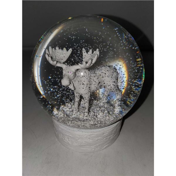Moose Snow Globe
