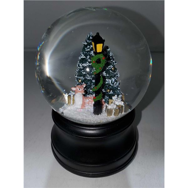 Christmas Scene Globe